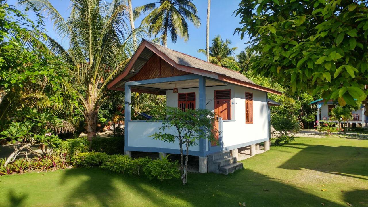 Lagudri New Raya - Nias Beach Bungalows מראה חיצוני תמונה